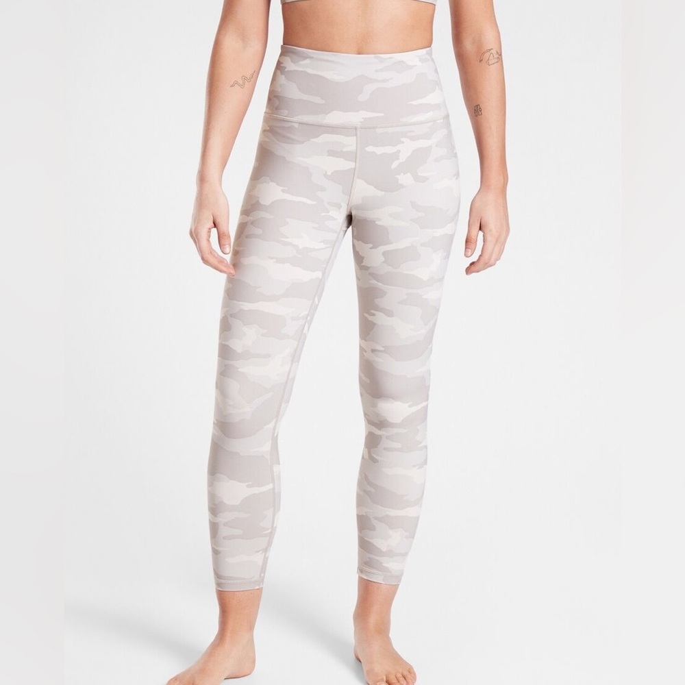 Athleta Elation 7/8 Tight Leggings White Gray Camo